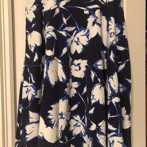 Flowered navy skirt